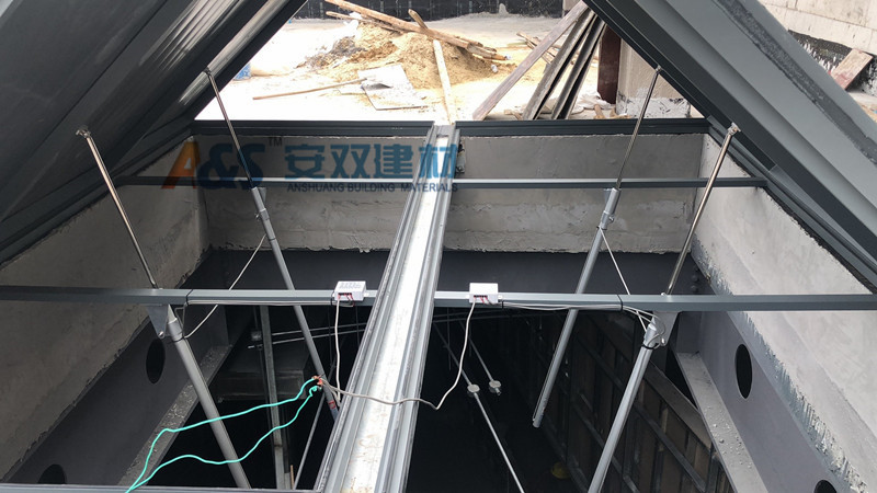 國產螺桿式開窗器